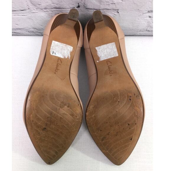 Collection by Clarks Vegan Leather Blush Pointed Toe Stacked Heel Pump 7.5M - Picture 9 of 13